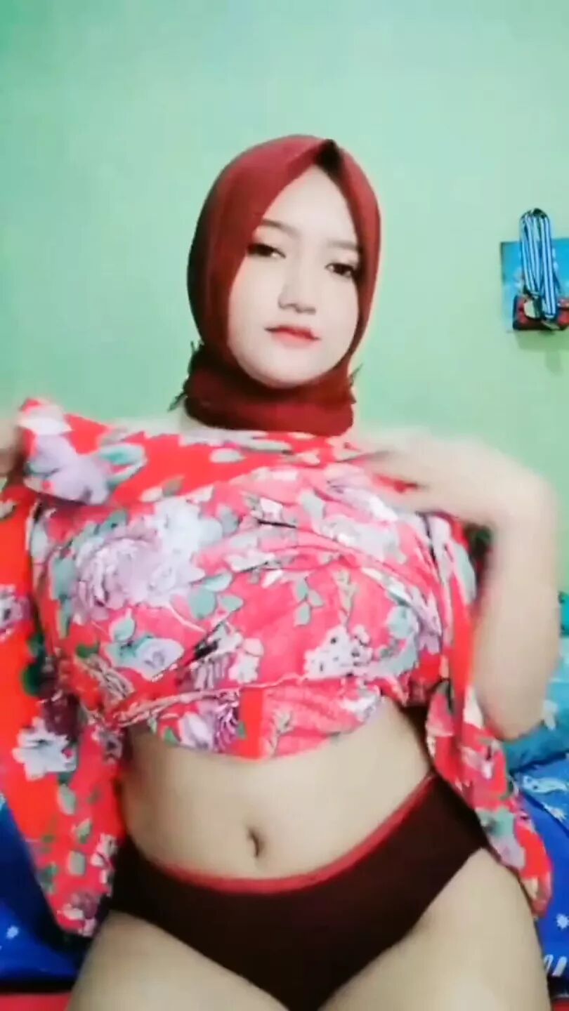 Tante amel live telanjang full - hd porn video